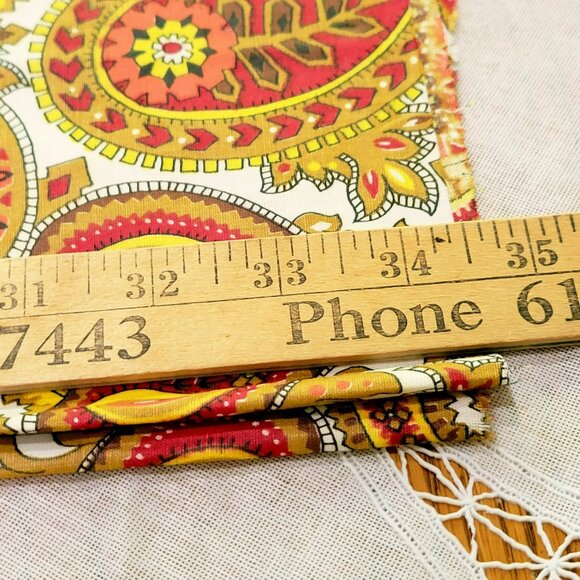 Vintage Polished Cotton Golden Paisley Fabric With Red & Yellow Accents 70L x 45 - Picture 11 of 12